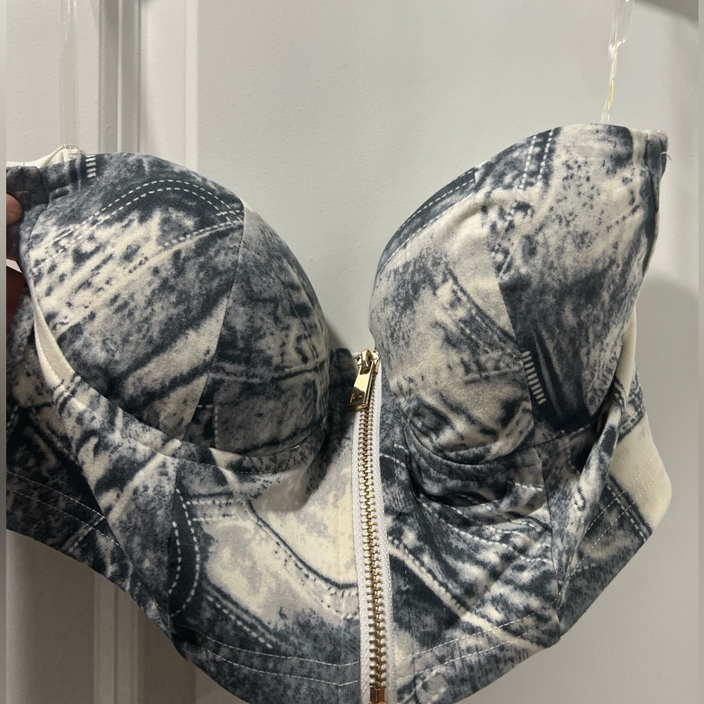 Strapless crop top